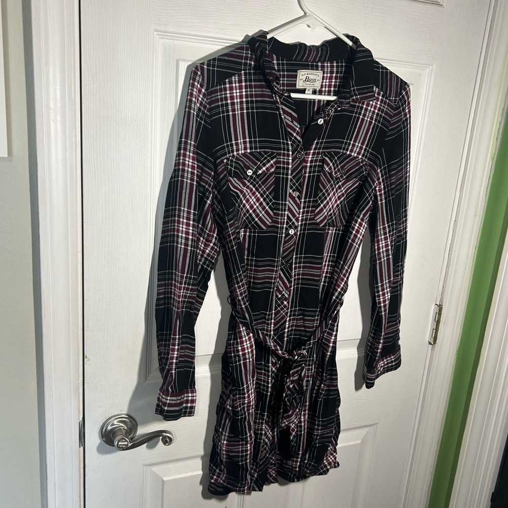 Bass Women’s plaid button up belted Shirt Dress Size Medium Black White Burgundy